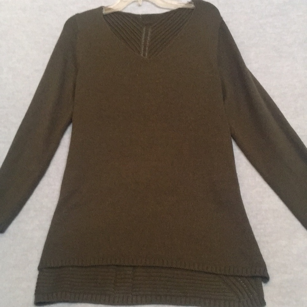 Target V-Neck Long Line Hi-Lo Hem Beautiful X Design Woven into Back